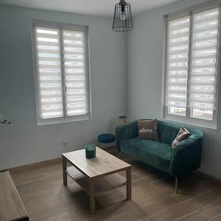 Proche Coty Apartment *