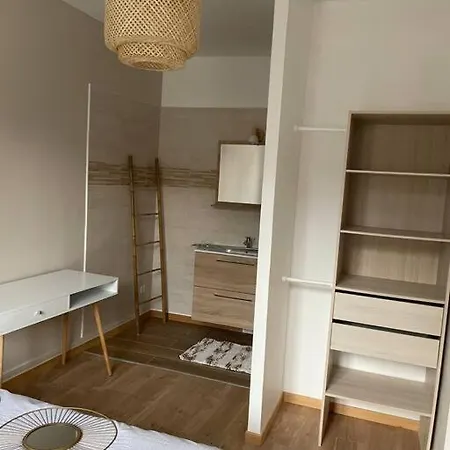 Proche Coty Apartment